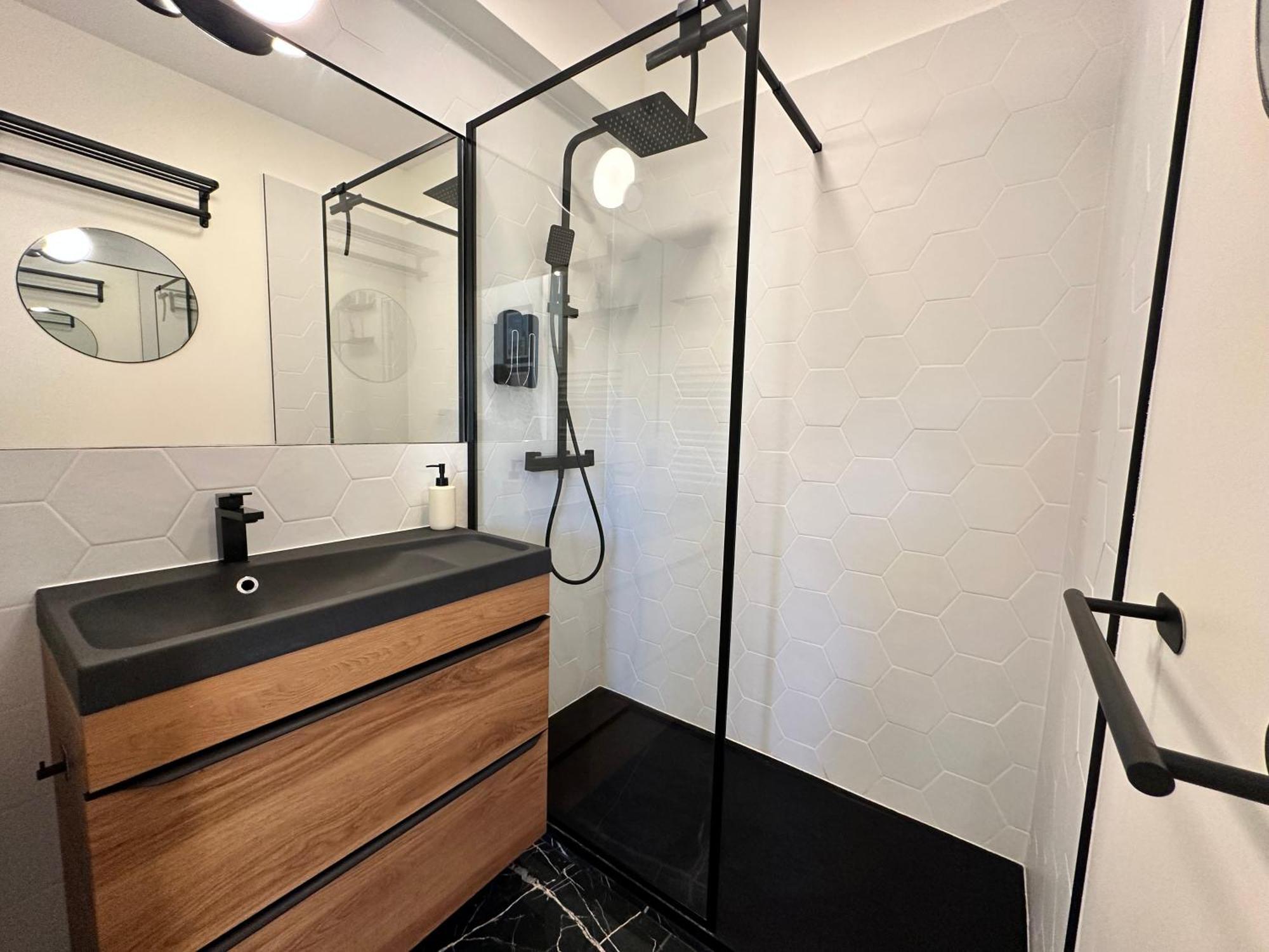 Elegant Appartement 2Pieces Piscinevue Mer Parking Vallauris Exteriör bild